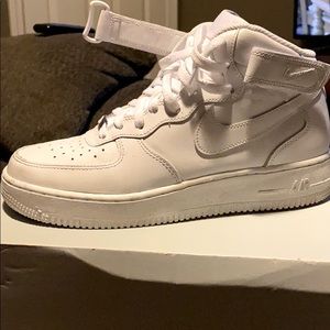 Nike Air Force 1 Mid 07’